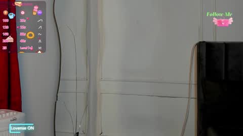 Snapshot of luxuryheaven chatting on November 2025 03:29:02 AM Tommy and Polly online show from November 2025 03:29:02 AM