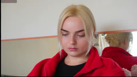 Lana online show from October 2025 11:55:02 AM