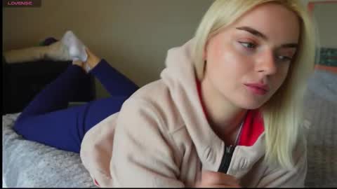 Lana online show from October 2025 10:11:02 AM