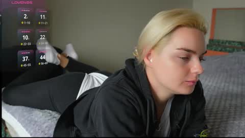 Lana online show from October 2025 07:45:01 AM