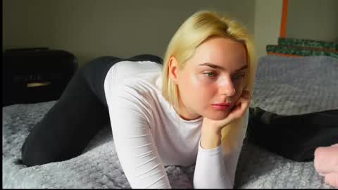 Lana online show from October 2025 08:15:02 AM