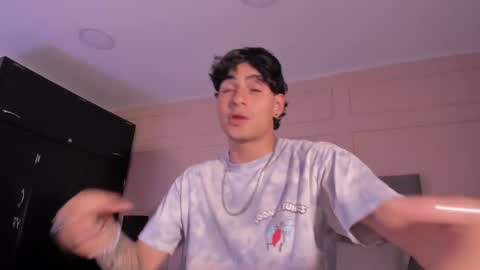 Lyan online show from September 2025 07:35:01 PM