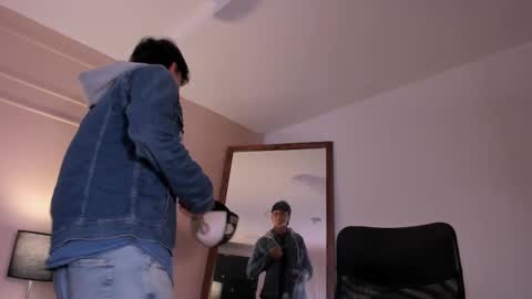 Lyan online show from September 2025 08:09:01 PM