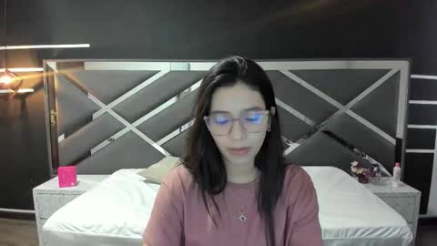 LYA SCOTT online show from September 2025 11:43:01 AM