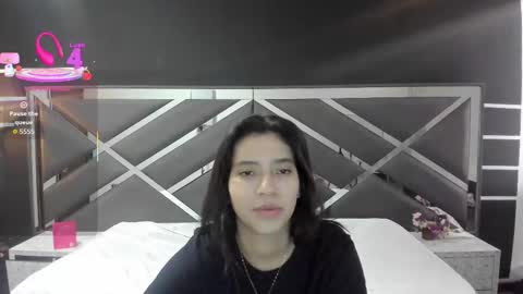 LYA SCOTT online show from September 2025 11:43:01 AM