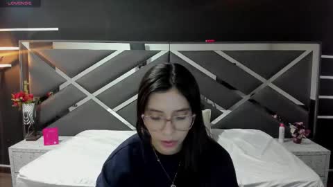 LYA SCOTT online show from September 2025 11:20:02 AM