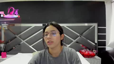 LYA SCOTT online show from September 2025 11:33:01 AM