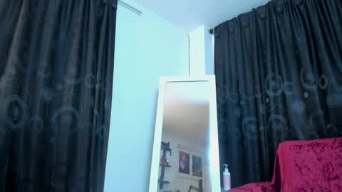 Snapshot of lylaheather chatting on October 2025 06:32:02 AM Sara online show from October 2025 06:32:02 AM