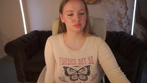 lylanimfa online show from December 2024 11:11:02 AM