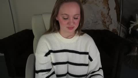 lylanimfa online show from December 2024 07:25:02 PM