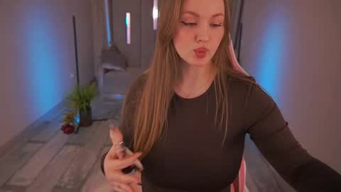 lylanimfa online show from March 2025 10:00:02 AM