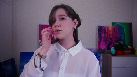 Snapshot of lyle_art chatting on January 2025 03:31:01 AM hi im Lyle online show from January 2025 03:31:01 AM