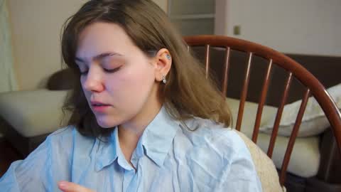 Snapshot of lyle_art chatting on February 2025 03:13:01 AM hi im Lyle online show from February 2025 03:13:01 AM