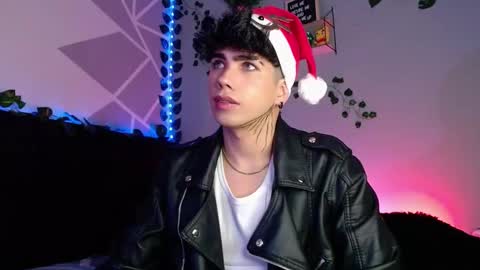 Lyle Bennett Freelance Model online show from December 2024 10:19:02 AM