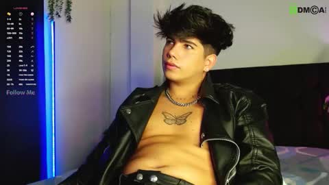 Lyle Bennett Freelance Model online show from October 2025 01:40:02 PM