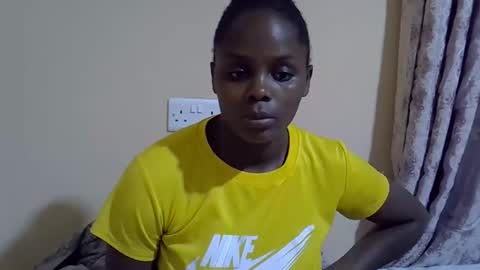 lyn_anna online show from October 2025 08:22:01 PM