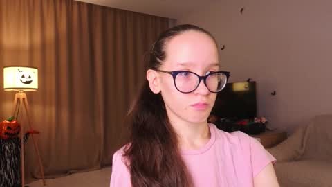 Sara online show from November 2025 04:05:01 PM