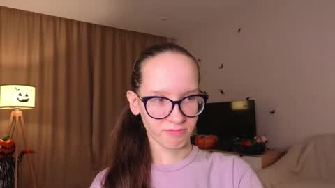 Sara online show from November 2025 04:18:01 PM