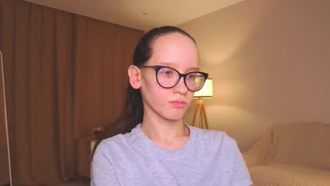 Sara online show from December 2025 08:36:02 PM