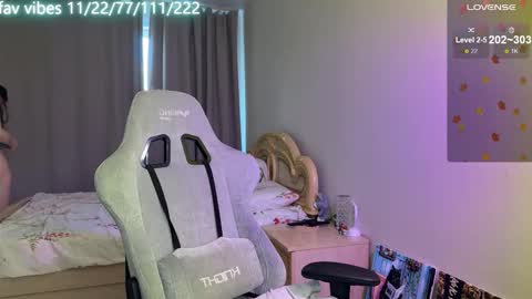 Snapshot of lynne_dawson chatting on October 2025 10:00:02 AM lynne_dawson online show from October 2025 10:00:02 AM