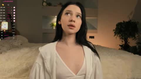 Lola online show from March 2025 05:54:01 PM