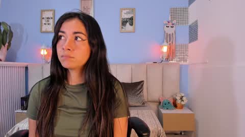 Lizzy smith  online show from January 2025 02:21:02 AM