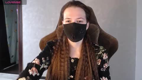 Snapshot of m00n8kiki chatting on November 2025 06:13:02 AM Ksu online show from November 2025 06:13:02 AM