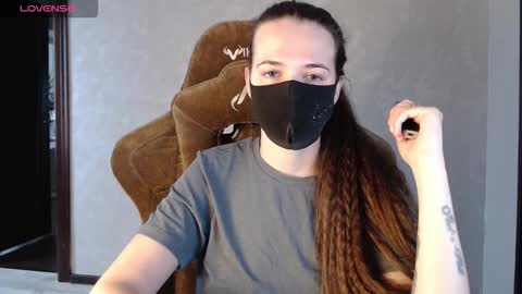 Snapshot of m00n8kiki chatting on November 2025 06:58:02 AM Ksu online show from November 2025 06:58:02 AM