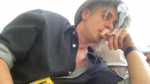 M00nshine710 online show from October 2025 04:37:02 PM