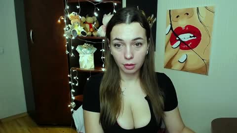 Snapshot of m_vikki chatting on January 2025 12:49:01 PM Vikki online show from January 2025 12:49:01 PM