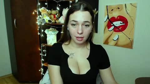 Snapshot of m_vikki chatting on January 2025 11:55:01 AM Vikki online show from January 2025 11:55:01 AM