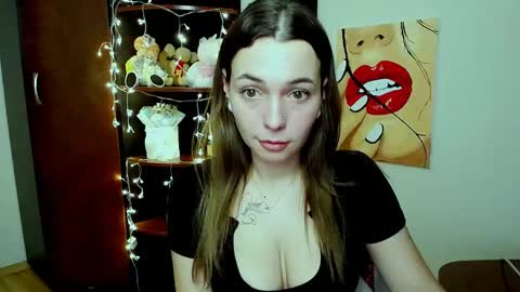 Snapshot of m_vikki chatting on February 2025 03:52:01 PM Vikki online show from February 2025 03:52:01 PM