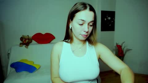 Snapshot of m_vikki chatting on December 2025 12:32:01 PM Vikki online show from December 2025 12:32:01 PM