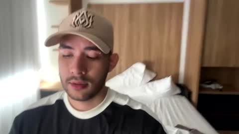 Snapshot of maatt_de_luca chatting on November 2025 04:18:01 PM Matt De Luca online show from November 2025 04:18:01 PM