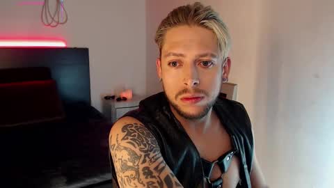 Snapshot of maaxxxrider chatting on November 2025 04:14:01 AM YES MASTER online show from November 2025 04:14:01 AM