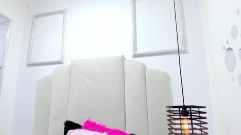 Snapshot of maazikeen chatting on October 2025 07:09:02 PM Mazikeen online show from October 2025 07:09:02 PM