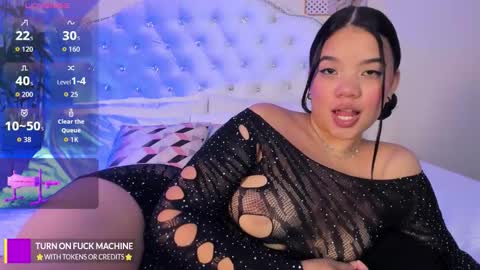 Macarena  online show from November 2025 07:19:01 AM