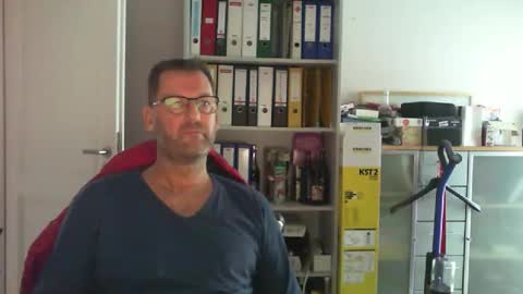 Snapshot of macfly67 chatting on October 2025 07:28:01 AM macfly67 online show from October 2025 07:28:01 AM