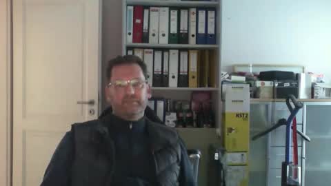 Snapshot of macfly67 chatting on October 2025 03:38:02 PM macfly67 online show from October 2025 03:38:02 PM