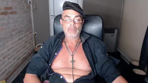 Snapshot of machobuscador chatting on December 2024 04:39:02 AM MACHO BUSCADOR online show from December 2024 04:39:02 AM