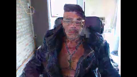 Snapshot of machobuscador chatting on January 2025 06:34:02 PM MACHO BUSCADOR online show from January 2025 06:34:02 PM
