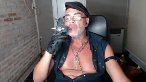 Snapshot of machobuscador chatting on February 2025 12:54:01 AM MACHO BUSCADOR online show from February 2025 12:54:01 AM