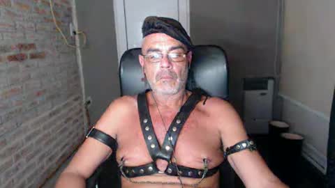 Snapshot of machobuscador chatting on March 2025 02:26:01 AM MACHO BUSCADOR online show from March 2025 02:26:01 AM
