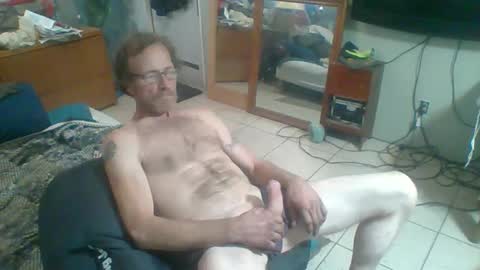 Snapshot of mackdog1369 chatting on December 2024 03:41:02 PM mackdog1369 online show from December 2024 03:41:02 PM