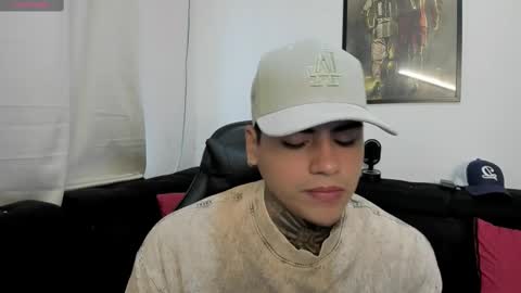 Snapshot of mad_maxxx1 chatting on October 2025 12:00:02 PM max online show from October 2025 12:00:02 PM