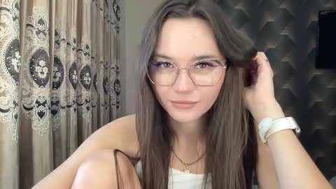 Snapshot of madalenesnedeger chatting on October 2025 02:23:02 PM Alexa online show from October 2025 02:23:02 PM