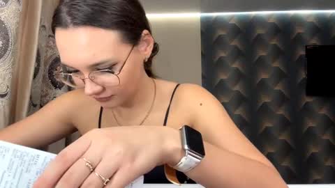 Snapshot of madalenesnedeger chatting on October 2025 02:26:01 PM Alexa online show from October 2025 02:26:01 PM