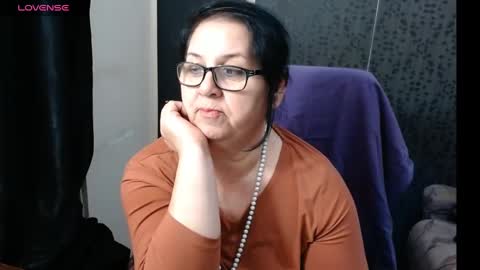 Snapshot of madam_sanjanne chatting on January 2025 01:57:02 AM Madam Sanjanne online show from January 2025 01:57:02 AM