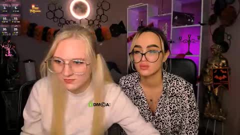 Snapshot of madam_ulis chatting on November 2025 11:20:01 AM Ulis online show from November 2025 11:20:01 AM