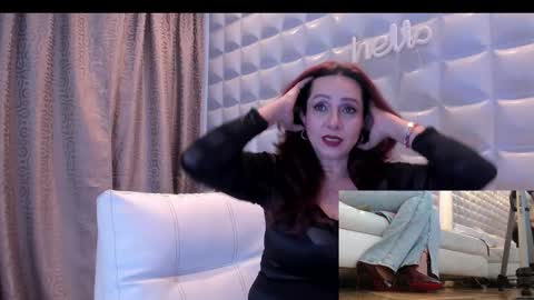 Snapshot of madame_angelic_ chatting on November 2025 04:57:01 AM ANGELIC online show from November 2025 04:57:01 AM